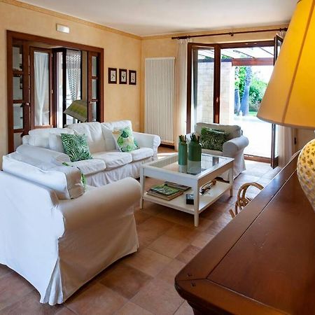 Spaziosa Villa Con Piscina E Giardino, Polignano A Mare Εξωτερικό φωτογραφία