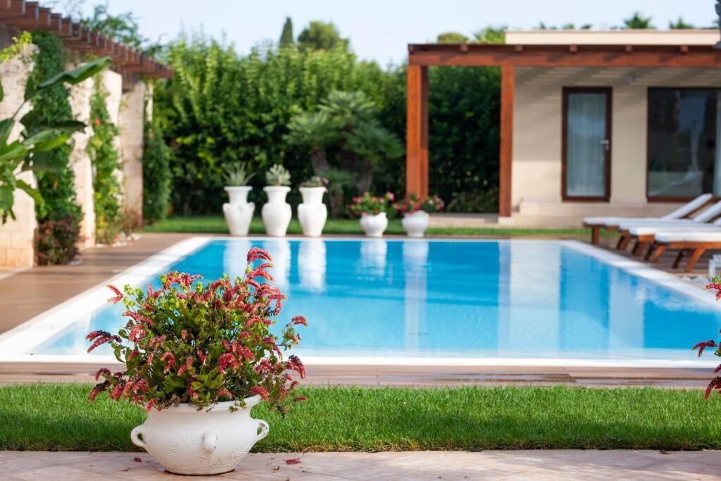 Spaziosa Villa Con Piscina E Giardino, Polignano A Mare Εξωτερικό φωτογραφία